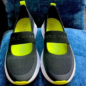 COLE HAAN Zero Gravity shoe Size 8